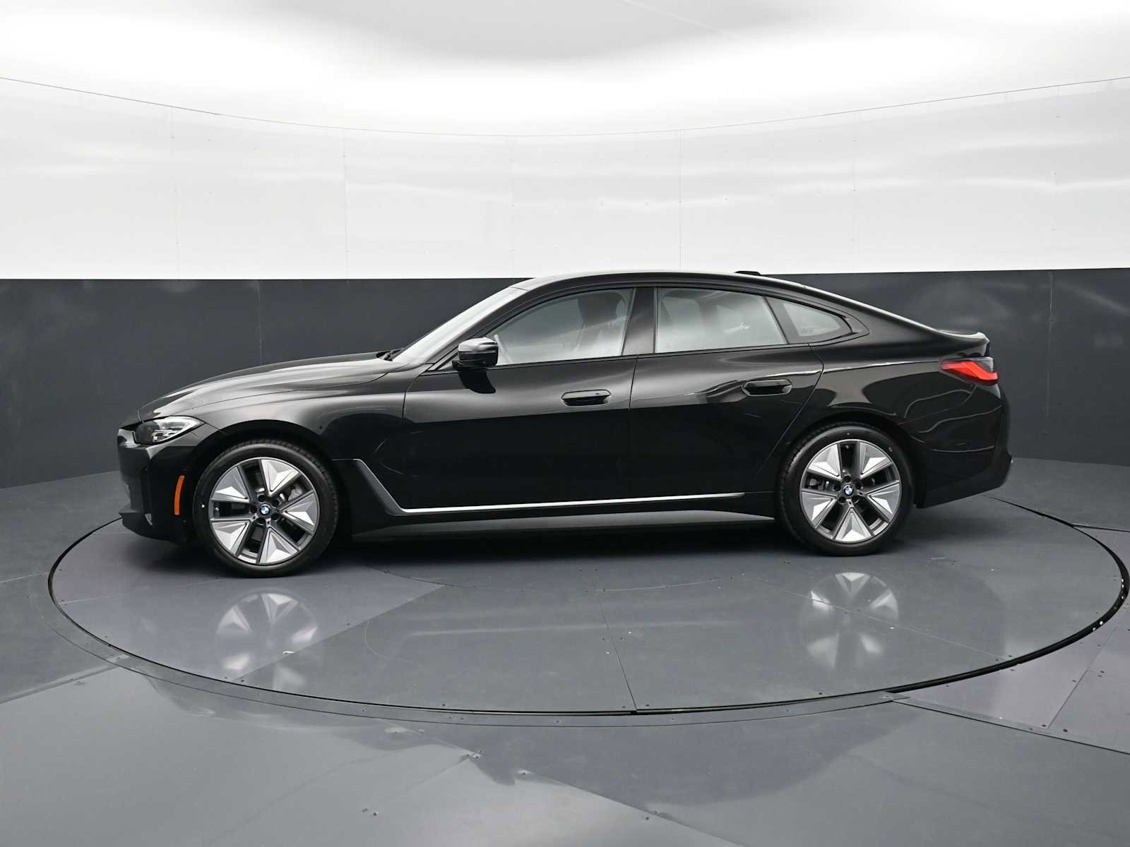 Certified 2023 BMW i4 eDrive35 image 8