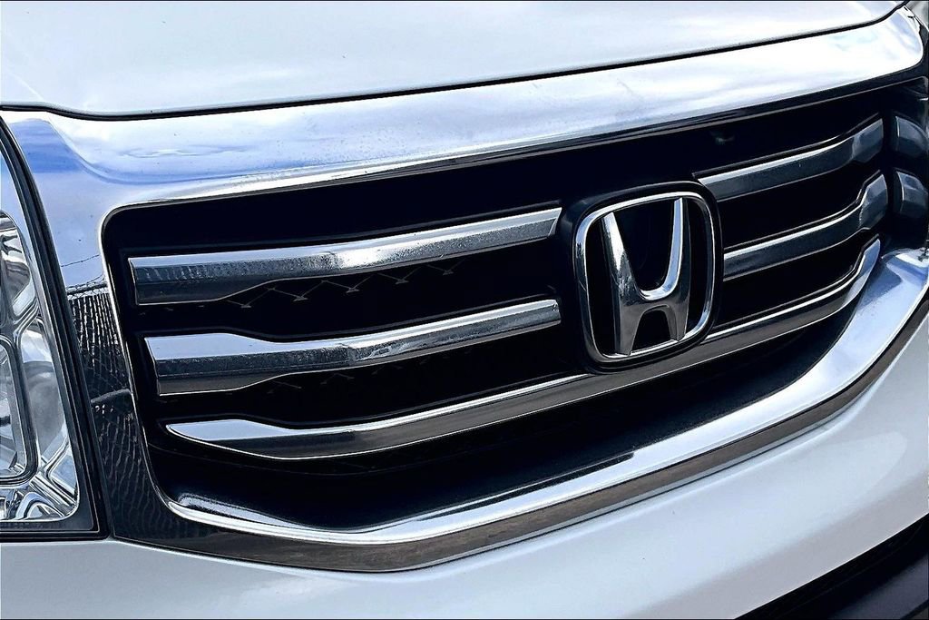 Used 2013 Honda Pilot Touring image 38
