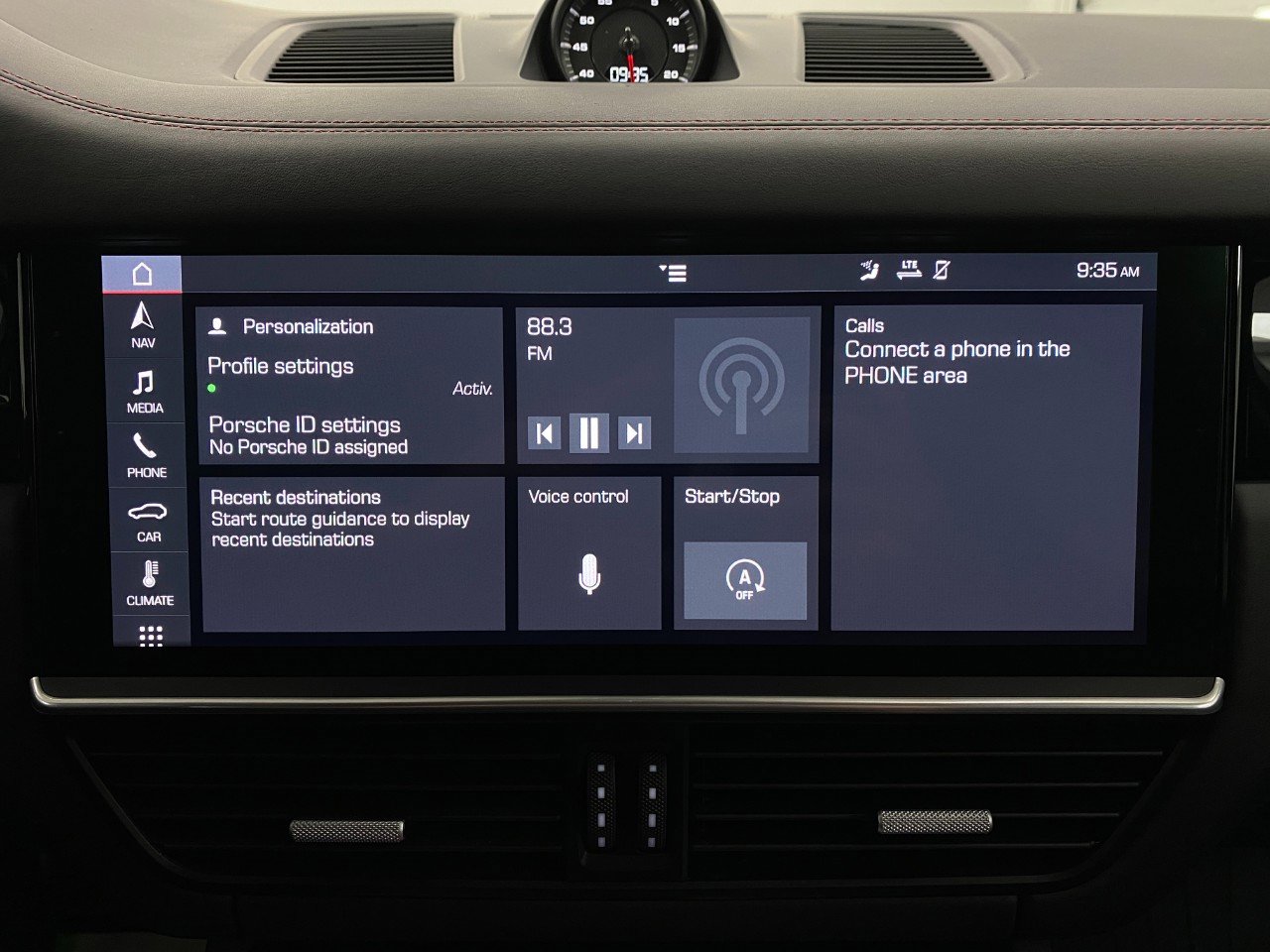 Used 2019 Porsche Cayenne Turbo image 28