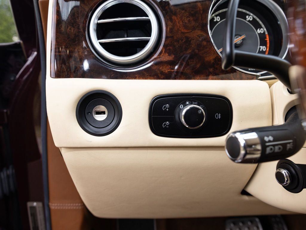 Used 2015 Bentley Flying Spur W12 AWD/4WD image 34