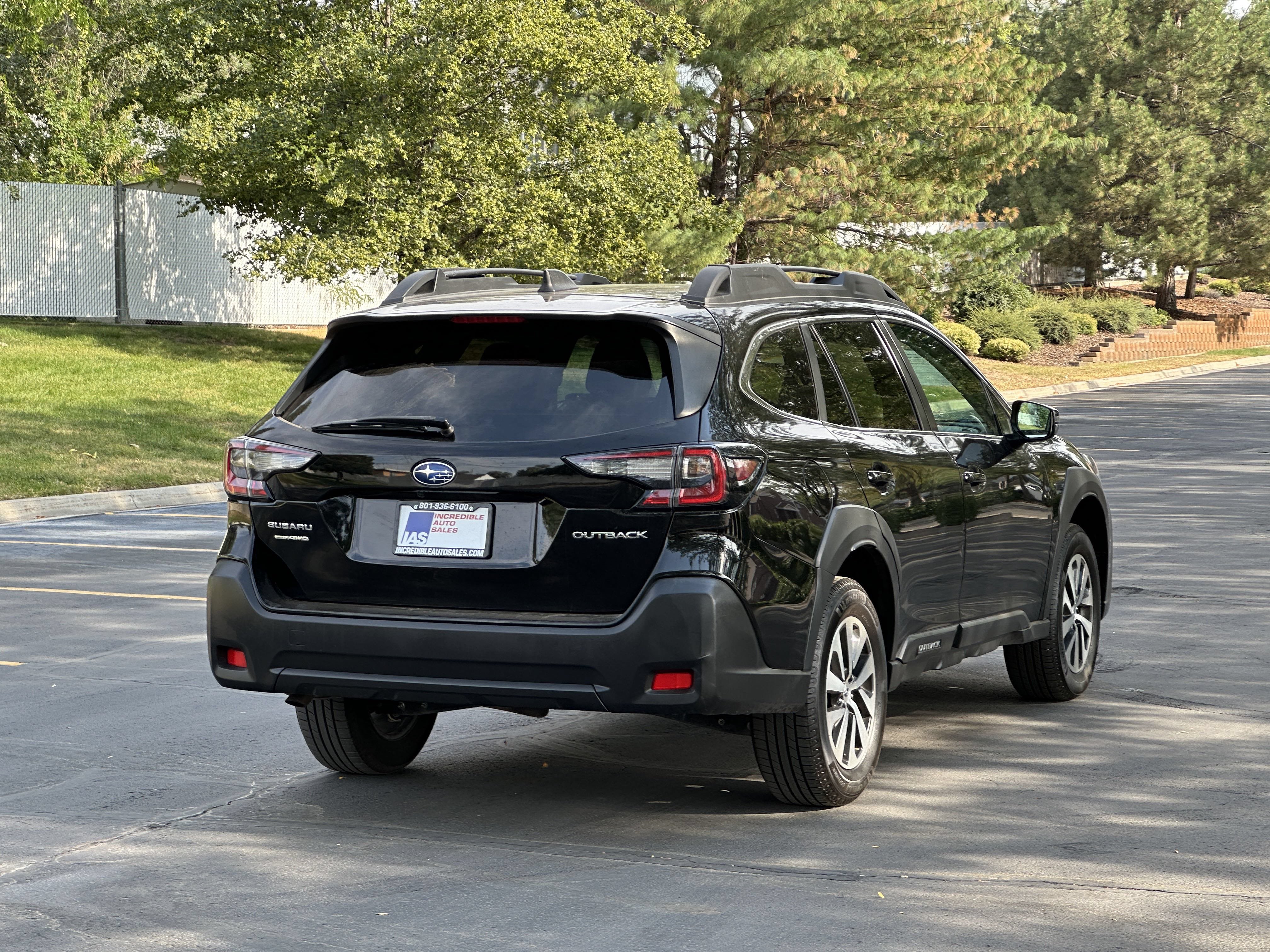 Used 2023 Subaru Outback Premium AWD/4WD image 4