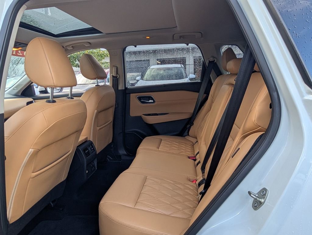 Certified 2021 Nissan Rogue Platinum image 12