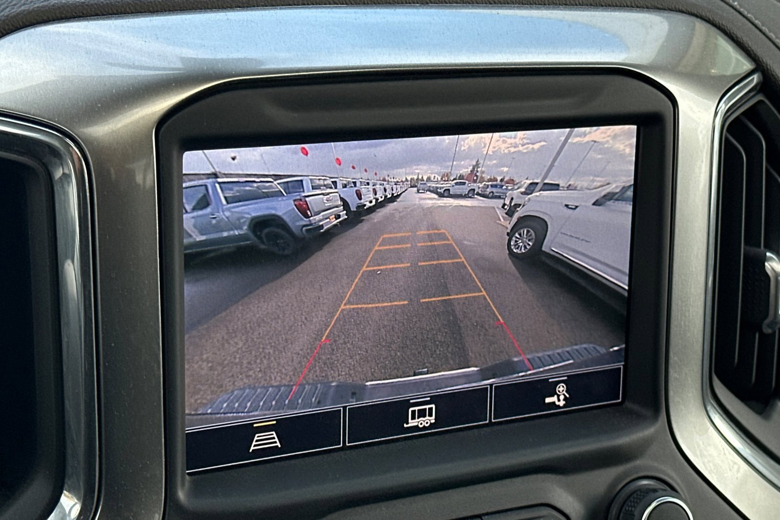 Used 2021 Chevrolet Silverado 2500 LTZ w/ LTZ Convenience Package image 18