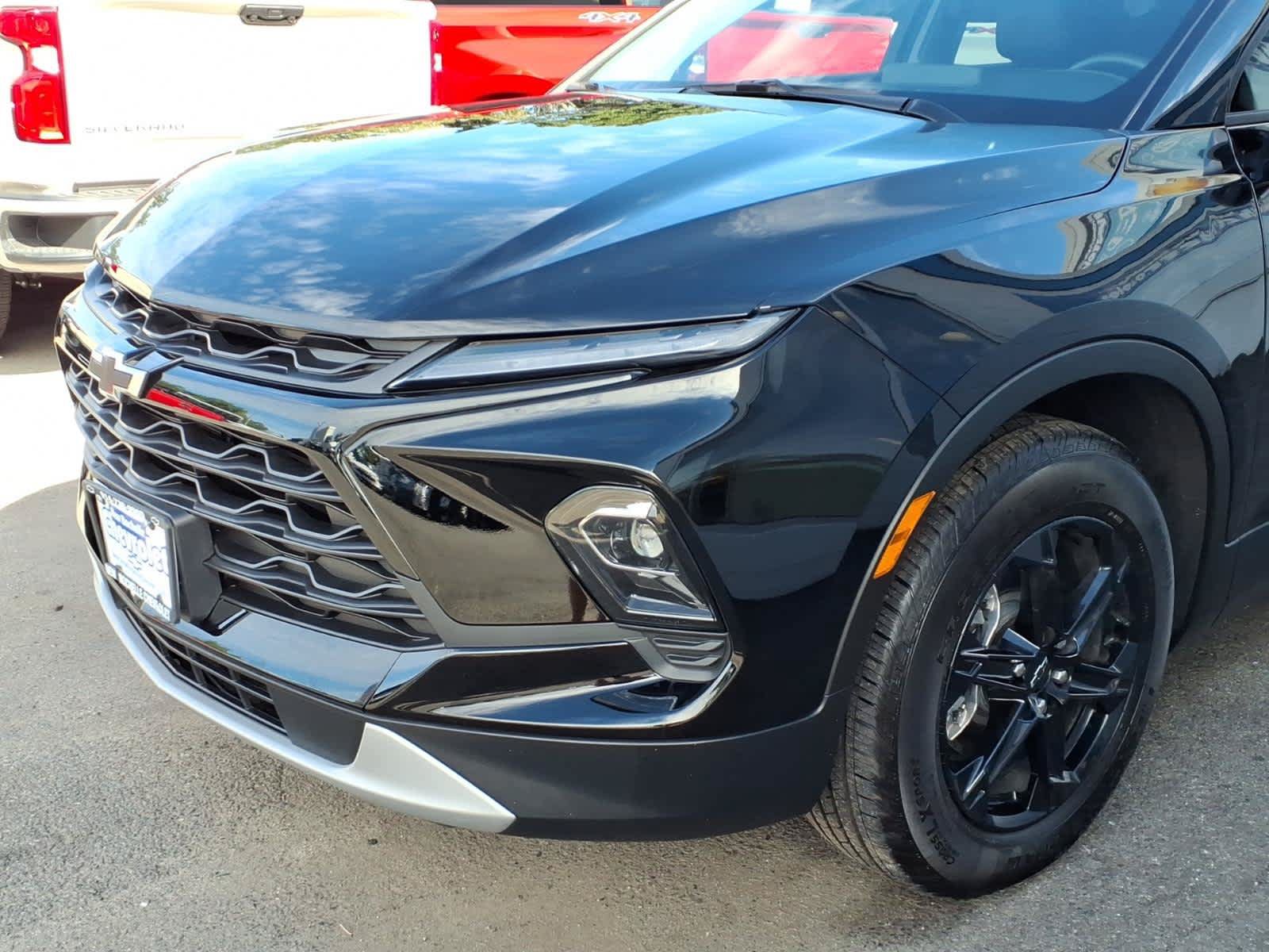Used 2026 Chevrolet Blazer LT w/ Midnight/Sport Edition AWD/4WD image 7