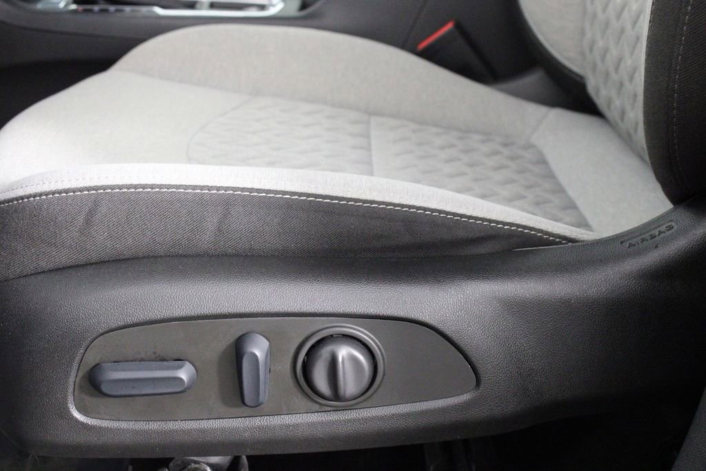 Used 2022 Chevrolet Equinox LS w/ LS Convenience Package image 19