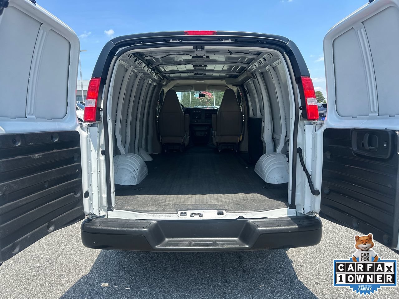 Used 2025 Chevrolet Express 2500 w/ Driver Convenience Package RWD image 18