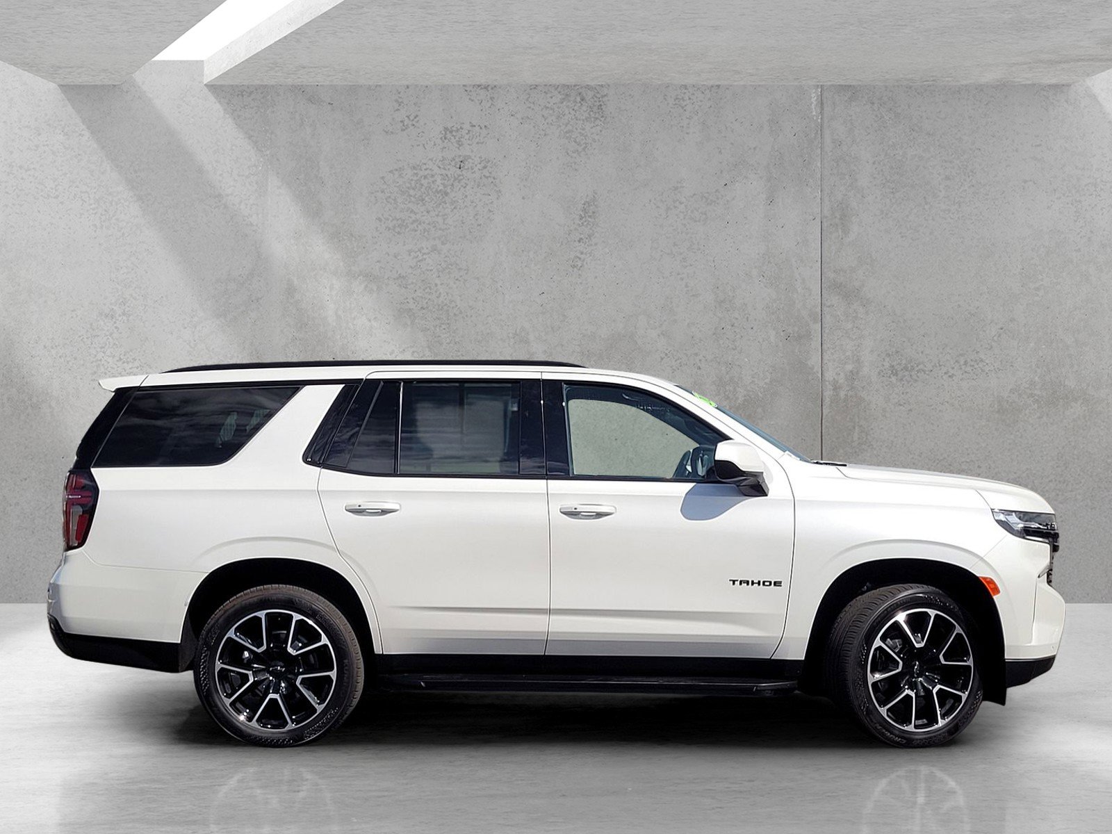 Used 2023 Chevrolet Tahoe RST image 3