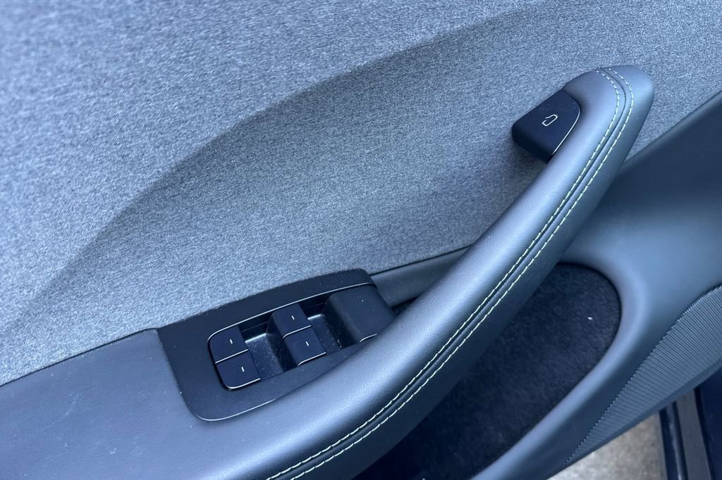 Used 2024 Tesla Model 3 Standard Range RWD image 10