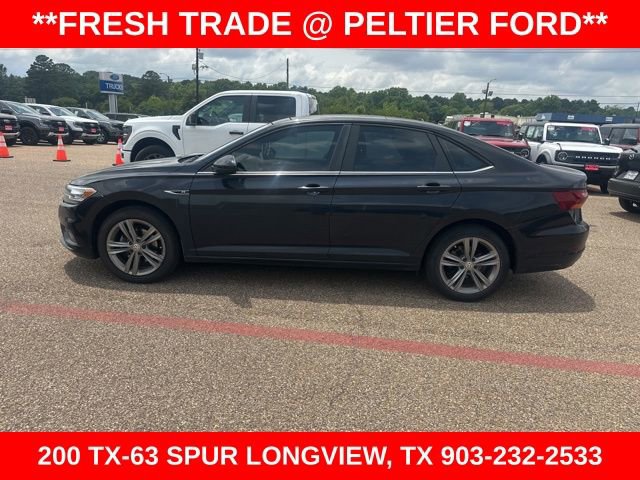Used 2019 Volkswagen Jetta R-Line FWD image 4
