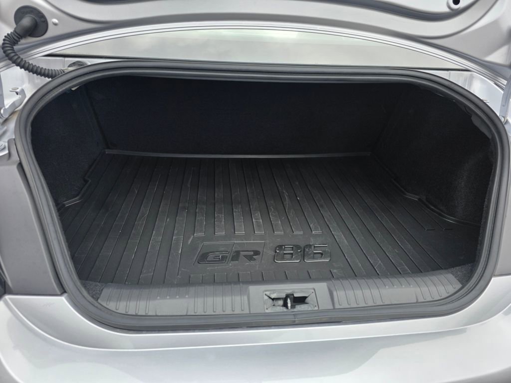Used 2025 Toyota GR86 Premium w/ Performance Package image 8