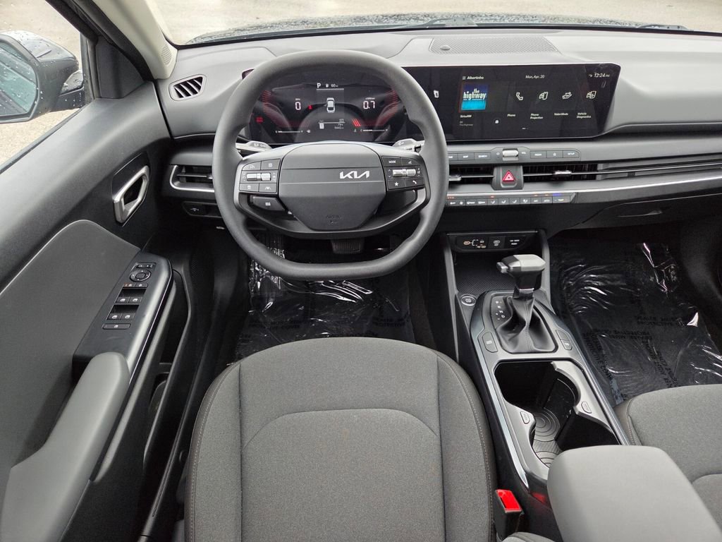 Used 2025 Kia K4 LXS image 19
