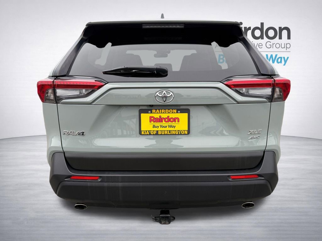 Used 2023 Toyota RAV4 XLE Premium image 8