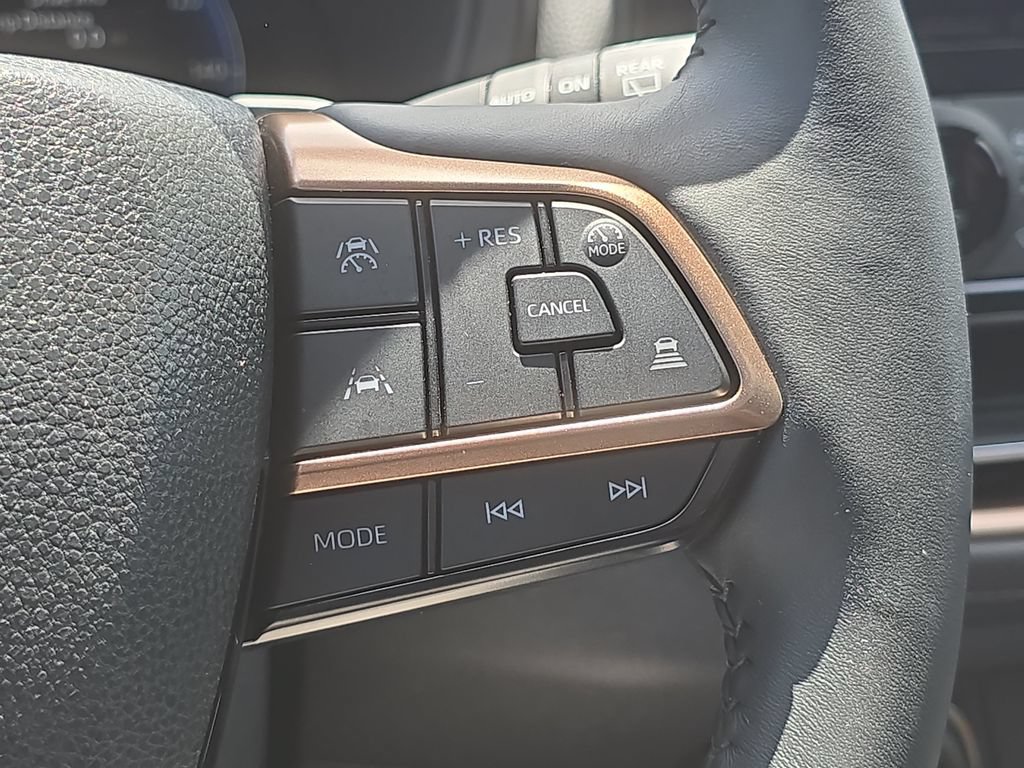 Used 2025 Toyota Grand Highlander AWD Hybrid image 18