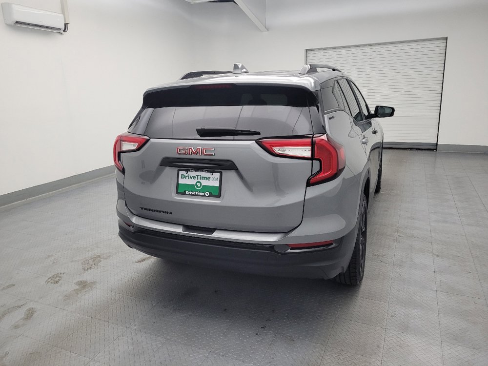 Used 2023 GMC Terrain SLE w/ Driver Convenience Package FWD image 7