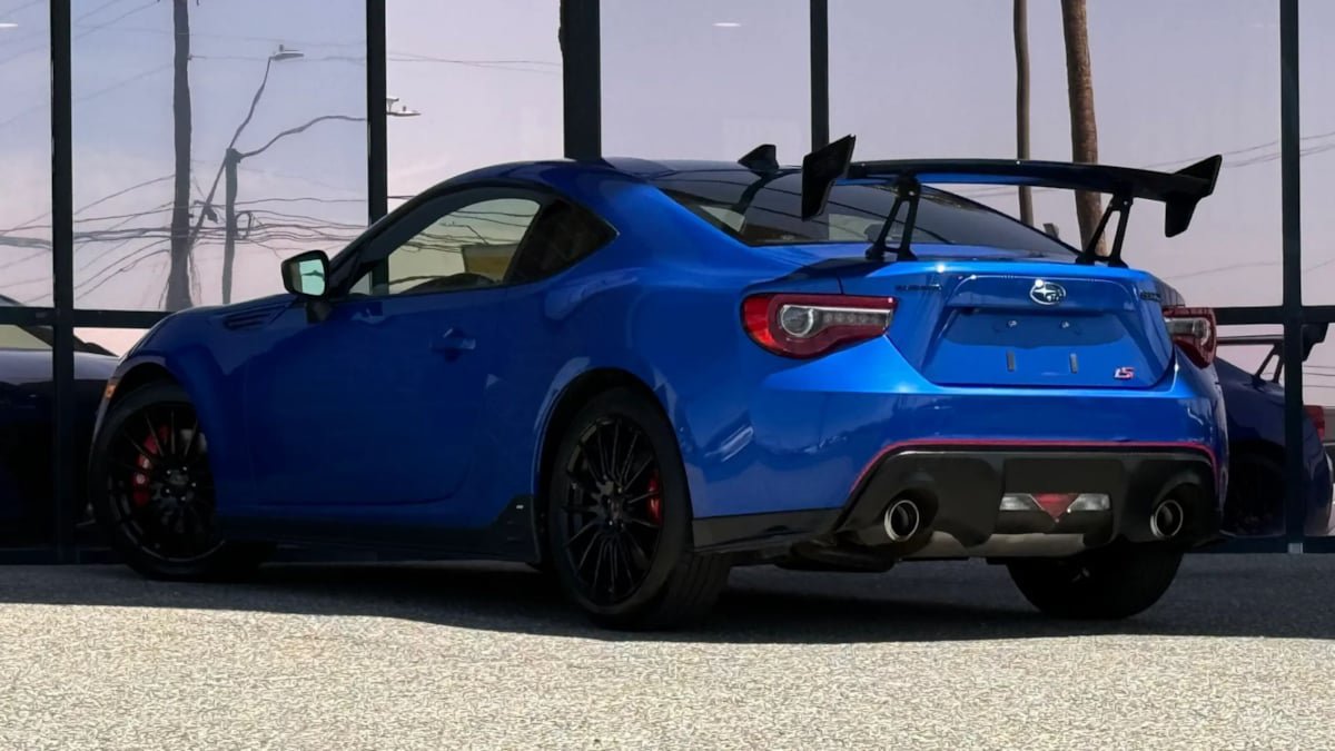 Used 2018 Subaru BRZ tS w/ Popular Package #3 RWD image 9