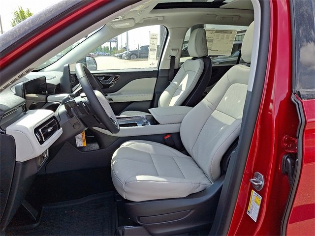 New 2025 Lincoln Aviator AWD w/ Jet Appearance Package image 6