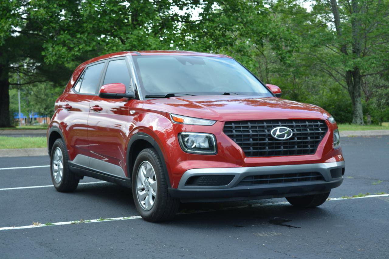 Used 2021 Hyundai Venue SE FWD image 3