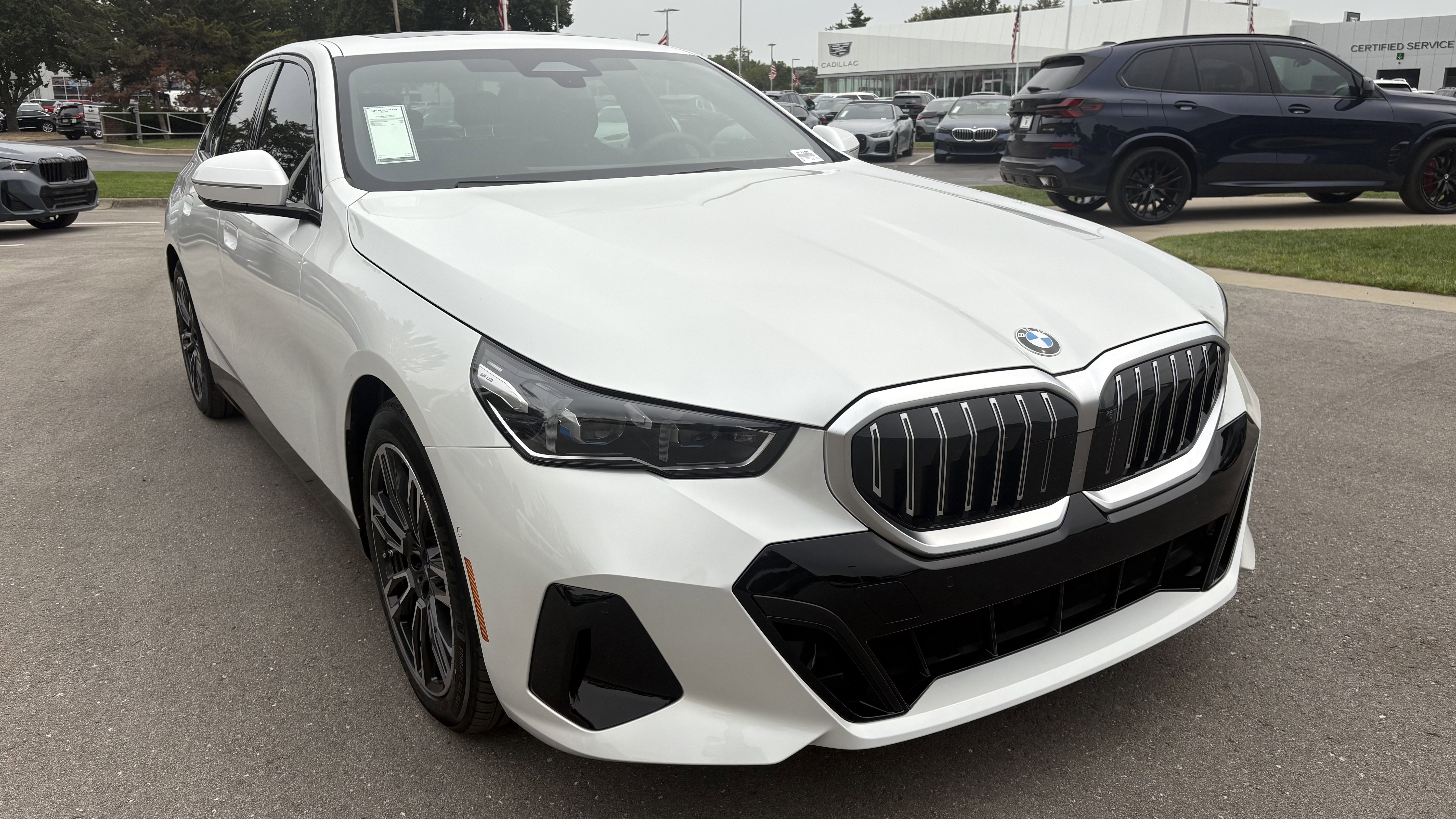 Used 2026 BMW 530i xDrive w/ M Sport Package image 2