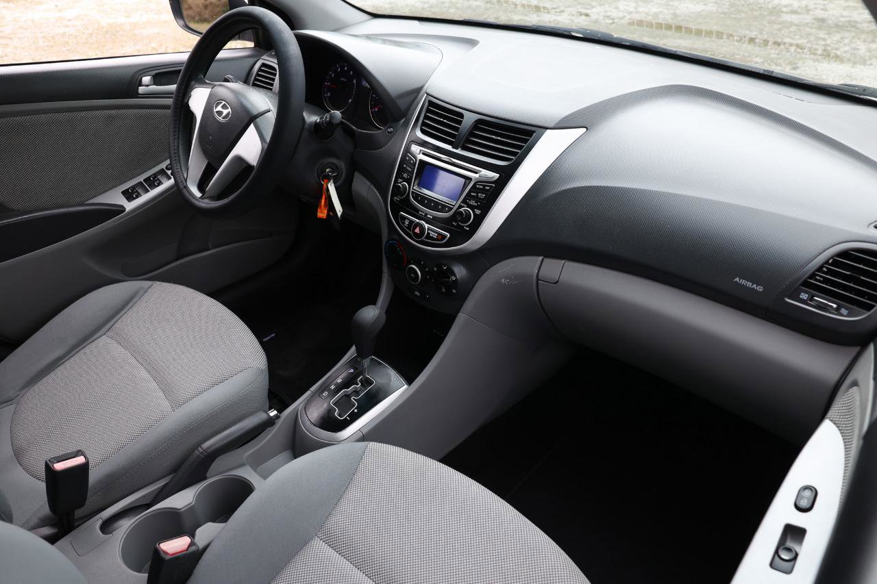 Used 2013 Hyundai Accent GLS image 16