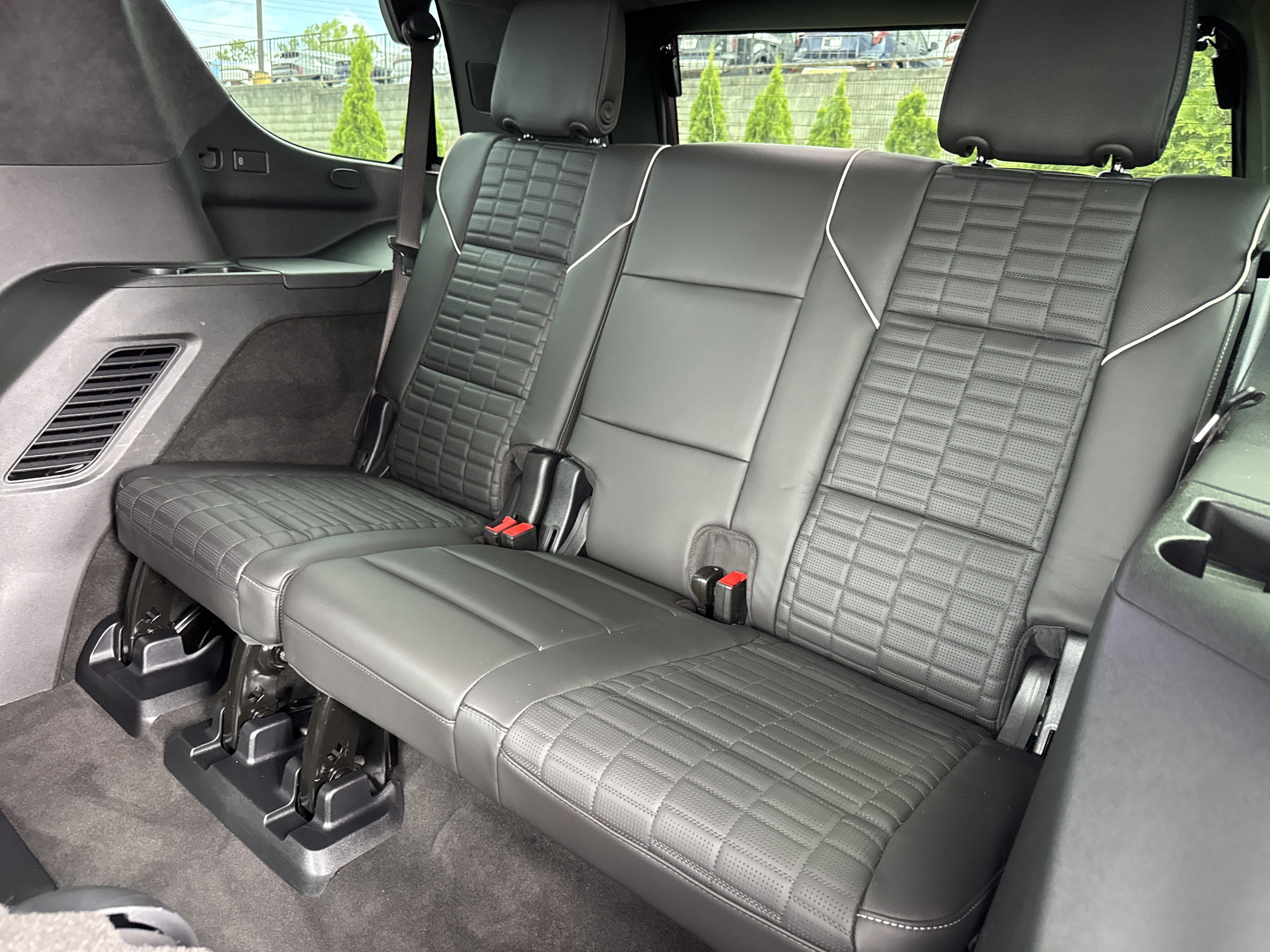 Used 2025 Cadillac Escalade V w/ LPO, ONYX Package AWD/4WD image 35