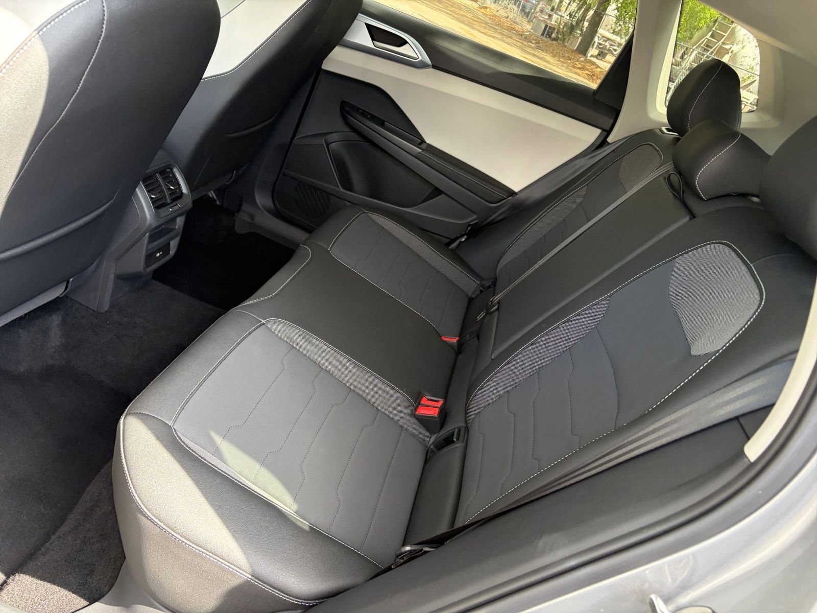 Used 2025 Volkswagen Taos SE image 38