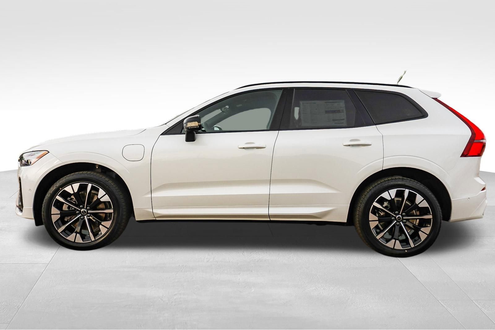 New 2026 Volvo XC60 T8 Plus w/ Climate Package image 8