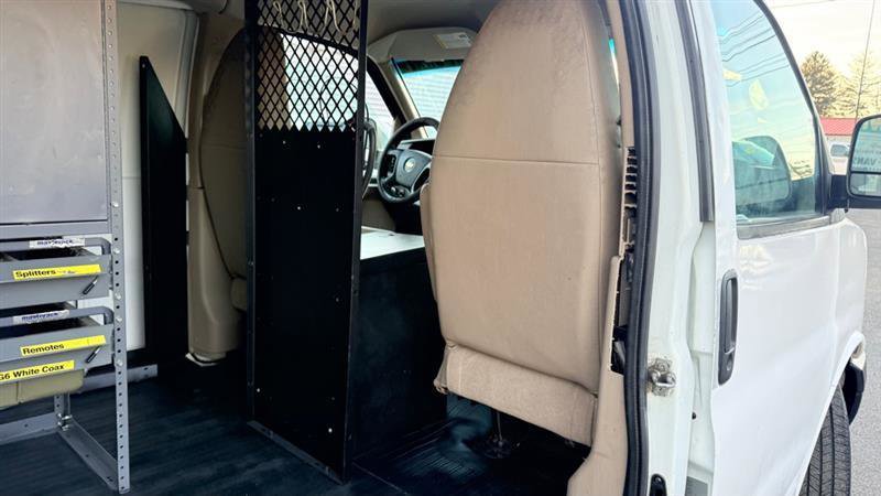 Used 2011 Chevrolet Express 2500 RWD image 31