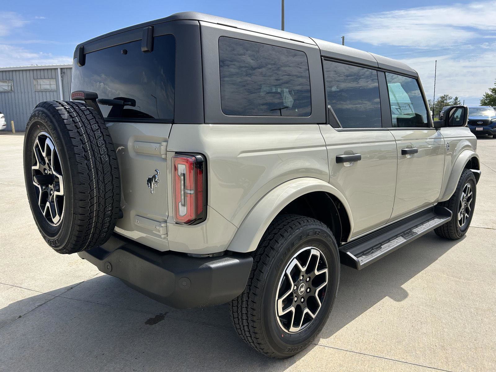 New 2026 Ford Bronco Outer Banks AWD/4WD image 39