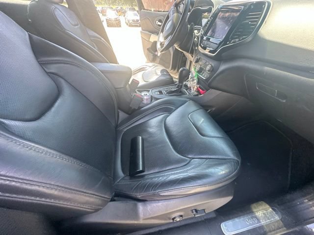 Used 2020 Jeep Cherokee High Altitude AWD/4WD image 41