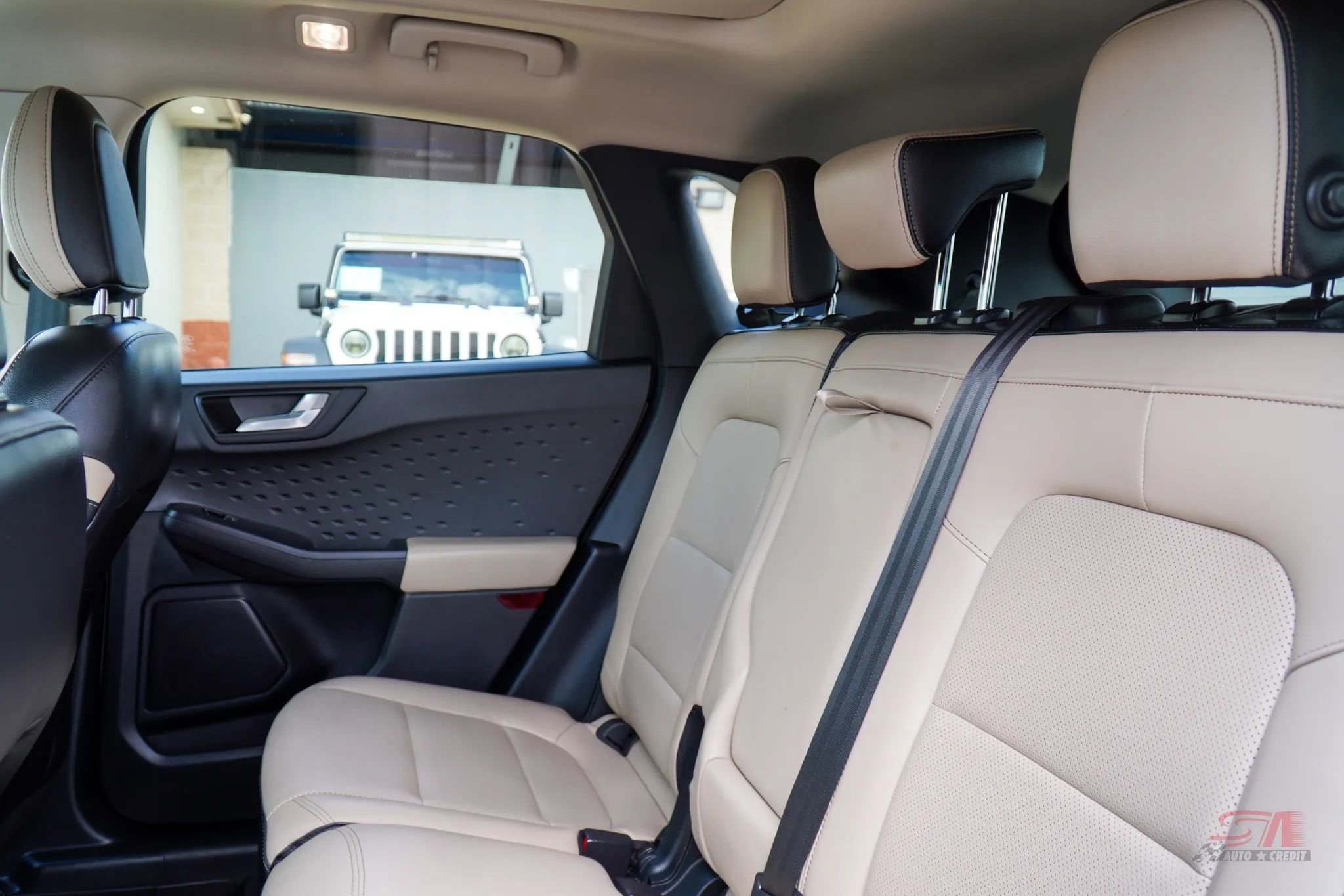 Used 2020 Ford Escape SE Sport image 20