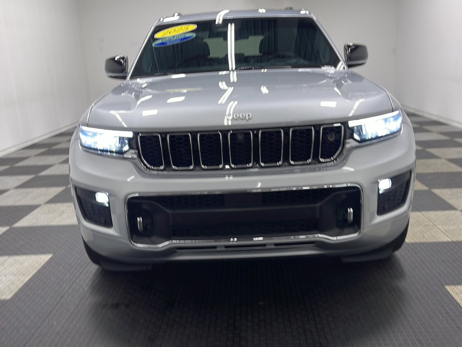 Used 2025 Jeep Grand Cherokee Overland w/ Adv Protech Group III AWD/4WD image 26