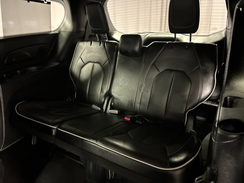 Used 2025 Chrysler Pacifica Limited FWD image 25