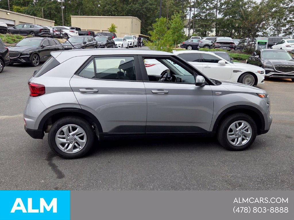 Used 2026 Hyundai Venue SE FWD image 15