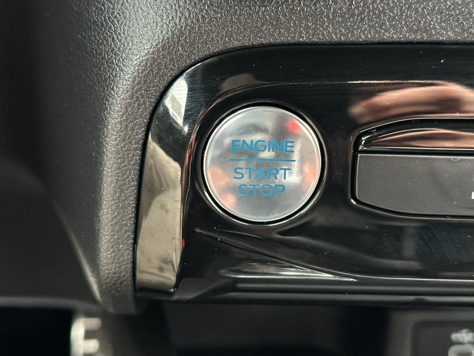 Certified 2024 Ford Escape ST-Line w/ Tech Pack #1 image 23