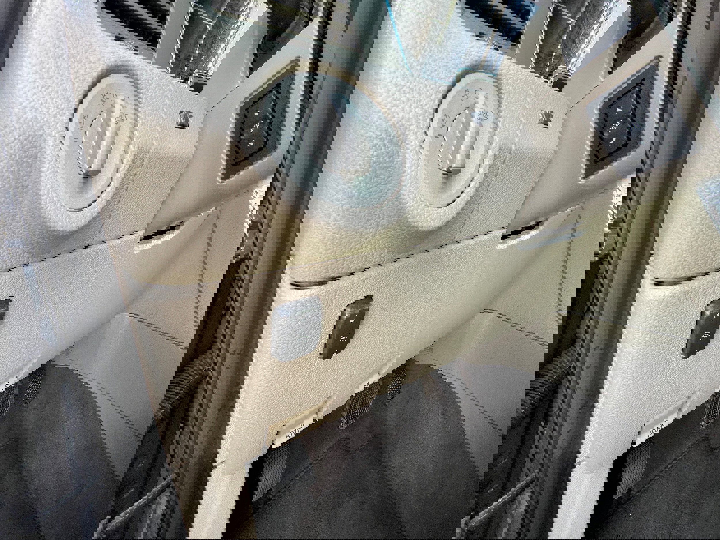 Used 2014 Lincoln Navigator 2WD image 16