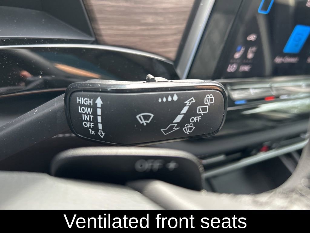 Used 2025 Volkswagen Atlas SEL Premium R-Line image 30