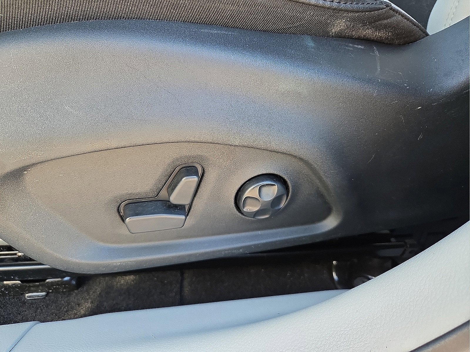 Used 2018 Jeep Compass Latitude w/ Popular Equipment Group image 14