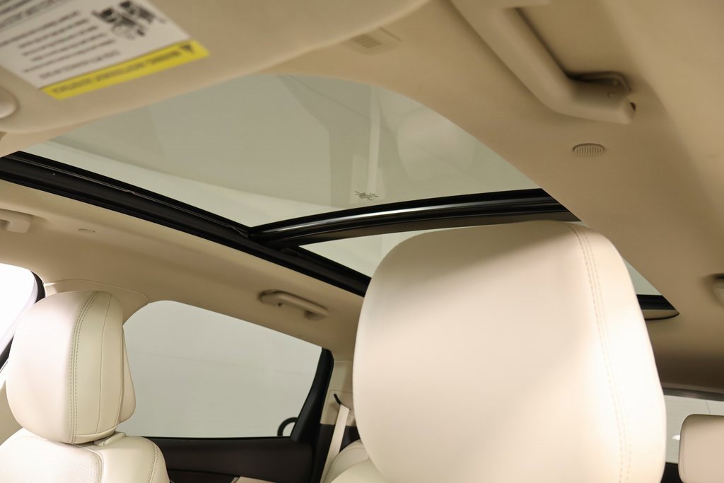 Used 2020 Lincoln Nautilus Reserve w/ Equipment Group 201A image 16