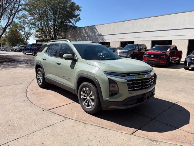 Used 2025 Chevrolet Equinox LT w/ Convenience Package II AWD/4WD image 9