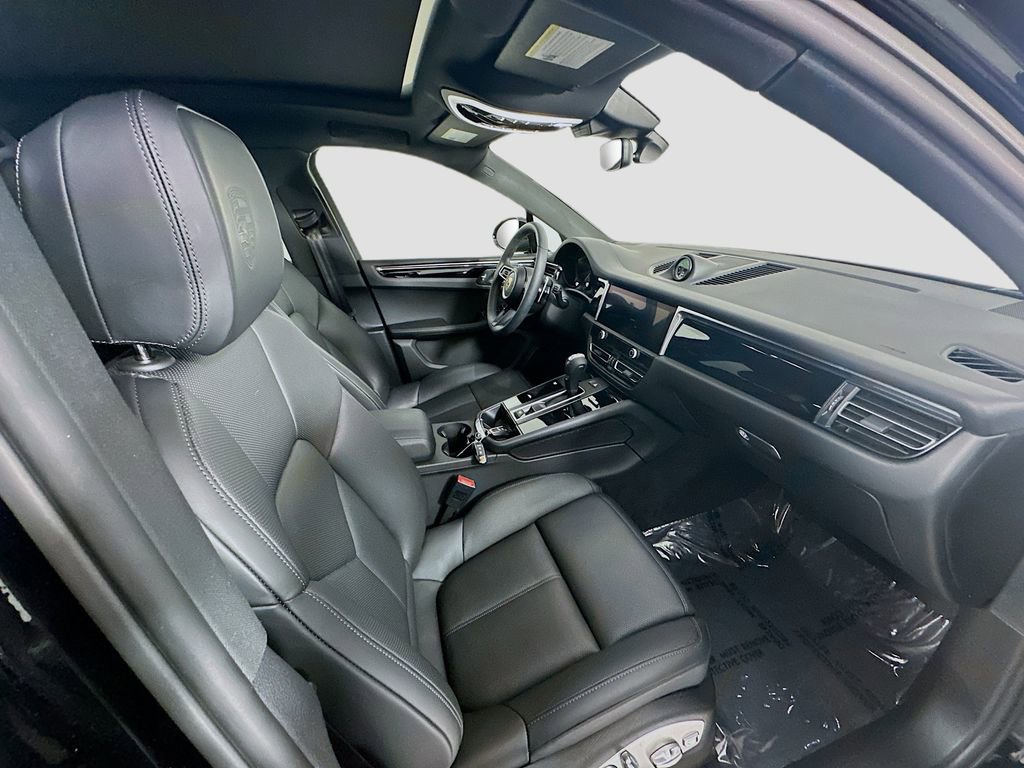 New 2026 Porsche Macan Turbo AWD/4WD image 29
