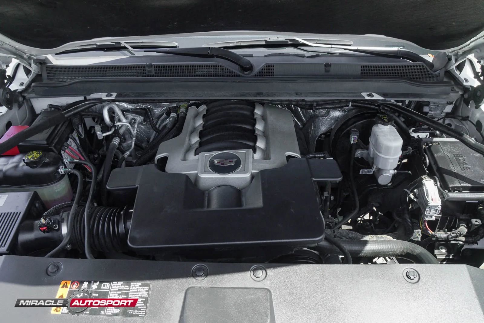 Used 2018 Cadillac Escalade ESV Premium Luxury AWD/4WD image 14