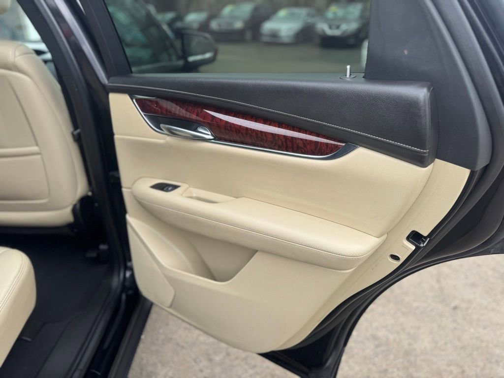 Used 2017 Cadillac XT5 Luxury w/ Driver Awareness Package AWD/4WD image 25