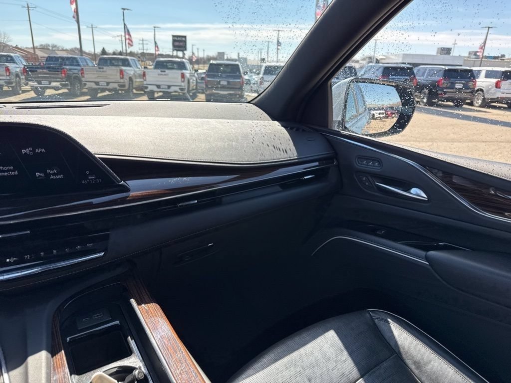 Used 2023 Cadillac Escalade Premium Luxury AWD/4WD image 49