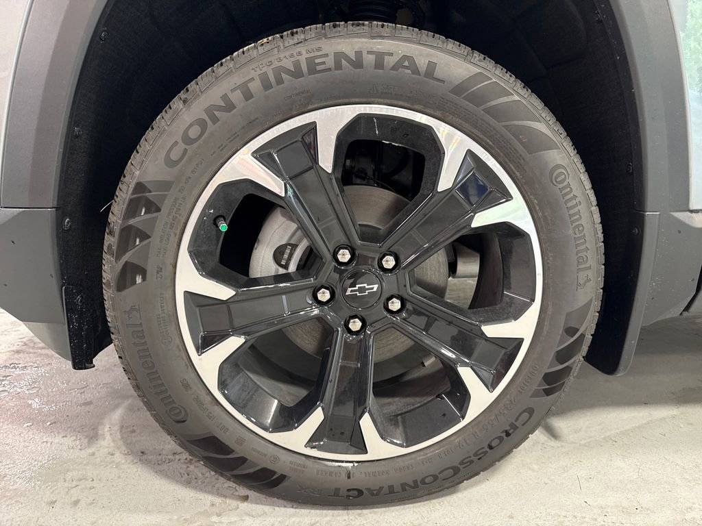 New 2026 Chevrolet Equinox LT w/ Convenience Package II FWD image 46