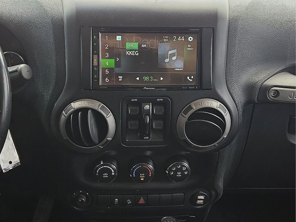 Used 2015 Jeep Wrangler Unlimited Sport w/ Quick Order Package 24S AWD/4WD image 11