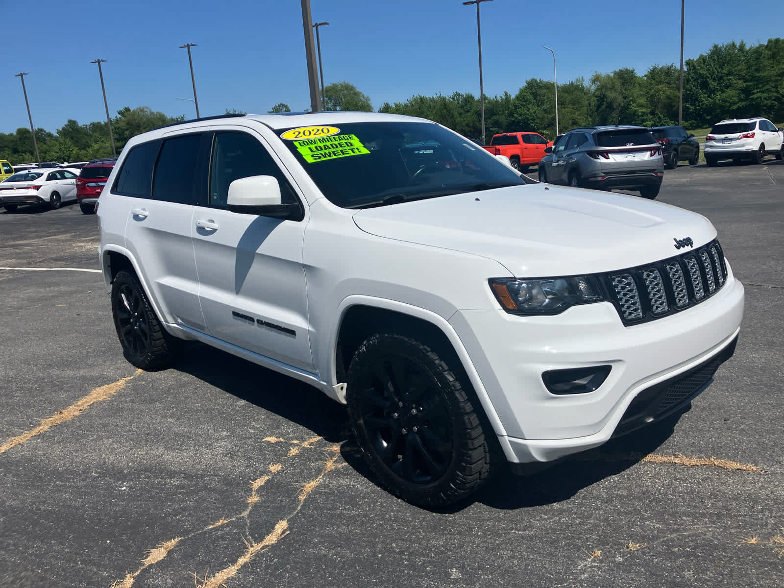 Used 2020 Jeep Grand Cherokee Altitude AWD/4WD image 3