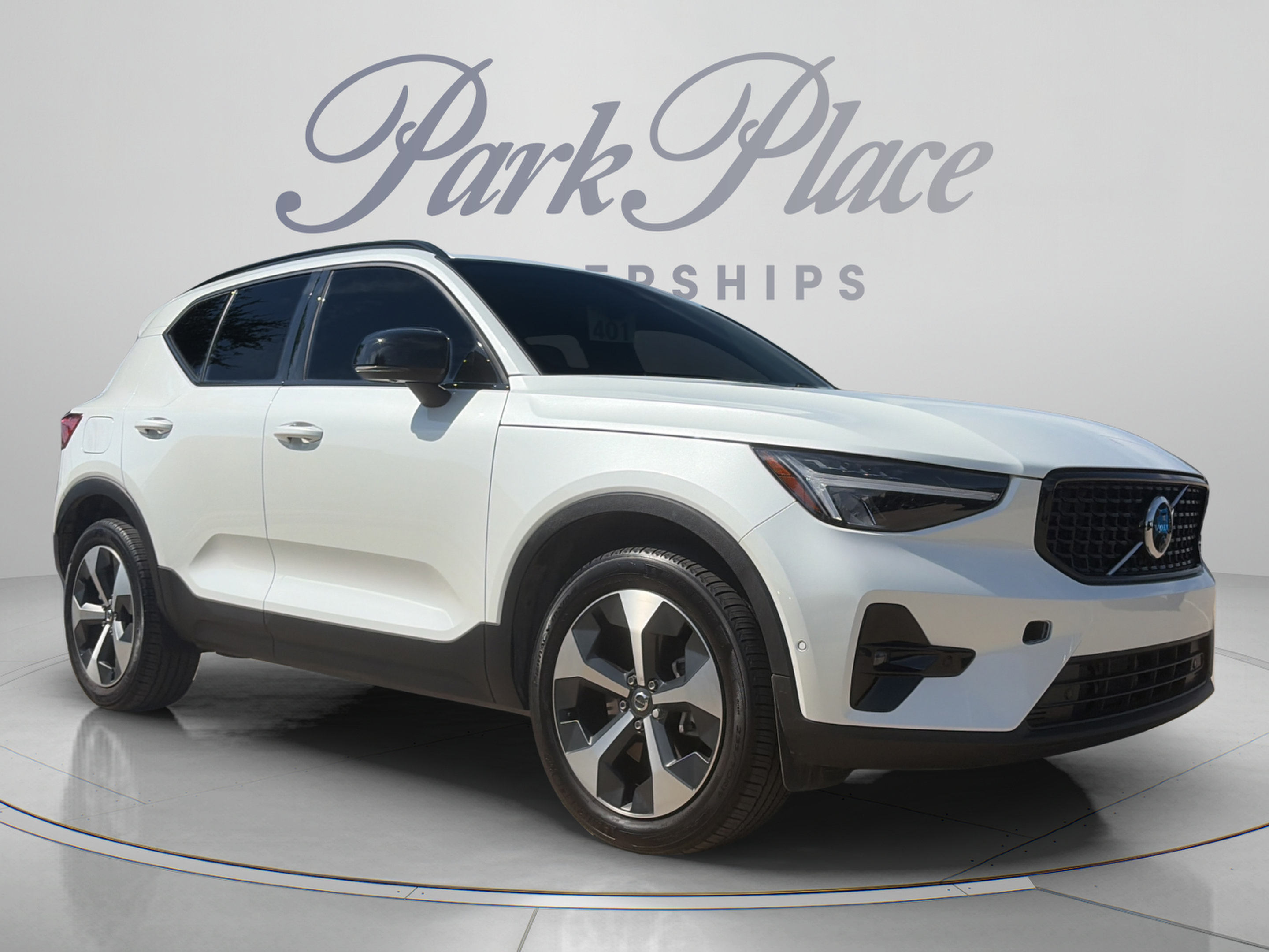 Used 2026 Volvo XC40 B5 Plus w/ Protection Package Premier AWD/4WD image 9