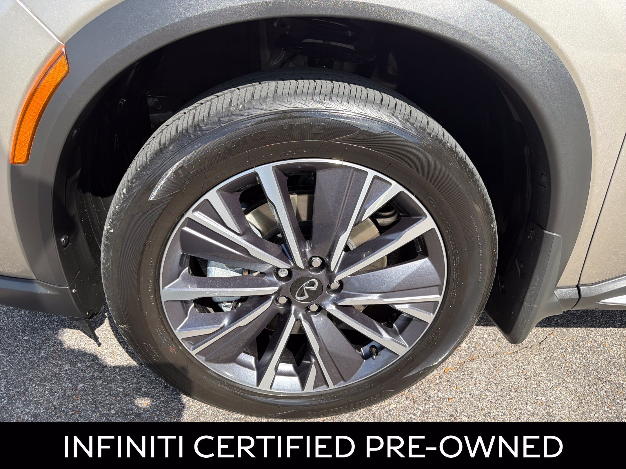 Certified 2026 INFINITI QX60 Luxe w/ Family Package FWD image 16