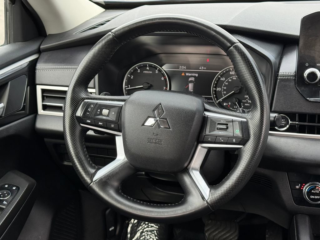 Used 2024 Mitsubishi Outlander SE image 20