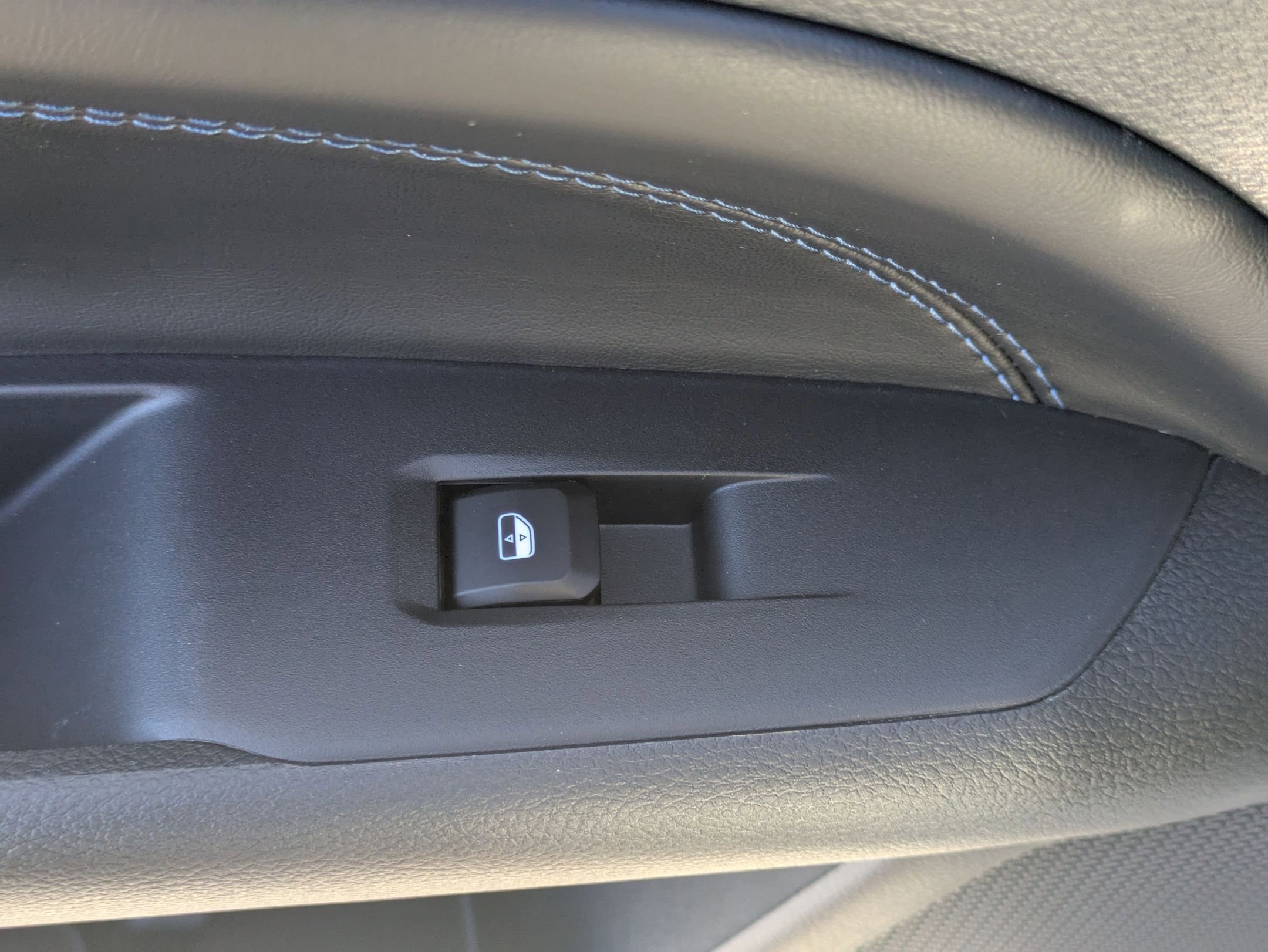 New 2026 Jeep Compass Latitude image 25